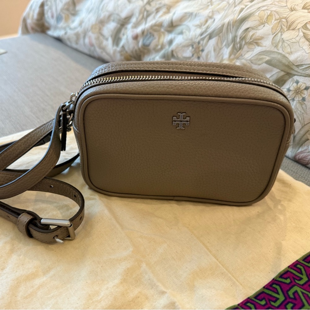 Tory Burch grey leather bag and wallet